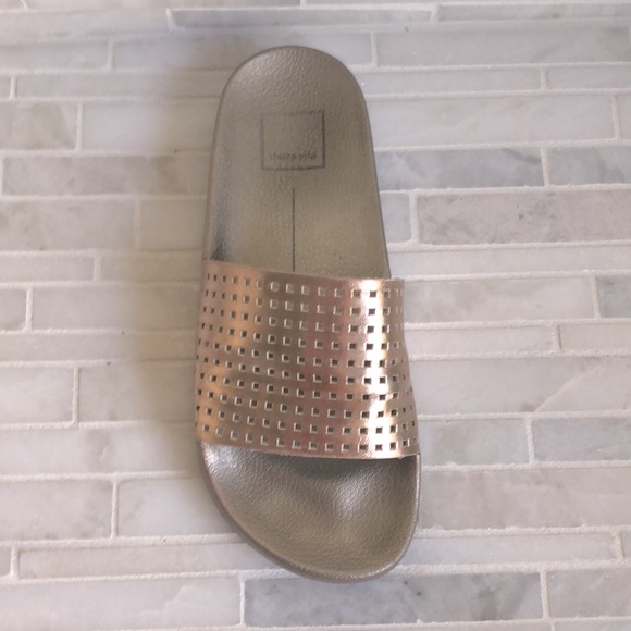 Rose gold Dolce Vita Stella slides - Picture 2 of 7
